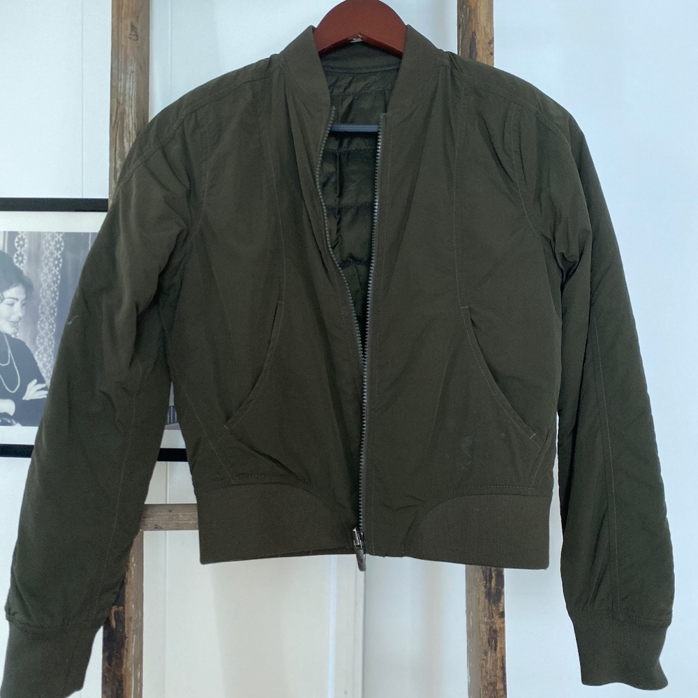 Lululemon Reversible Nonstop Bomber Jacket - Dark Olive, Sz 2 - Picture 4 of 5